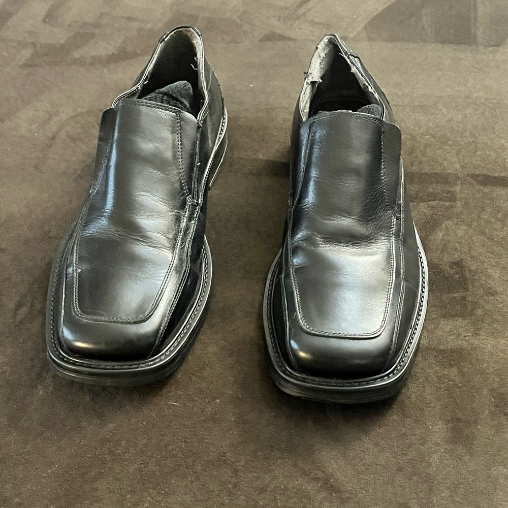 Good condition J Ferrar shoes.